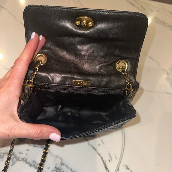 Vintage Bally Quilted Black Patent Mini Crossbody
• Gold Chain • Made in Italy - Picture 6 of 10